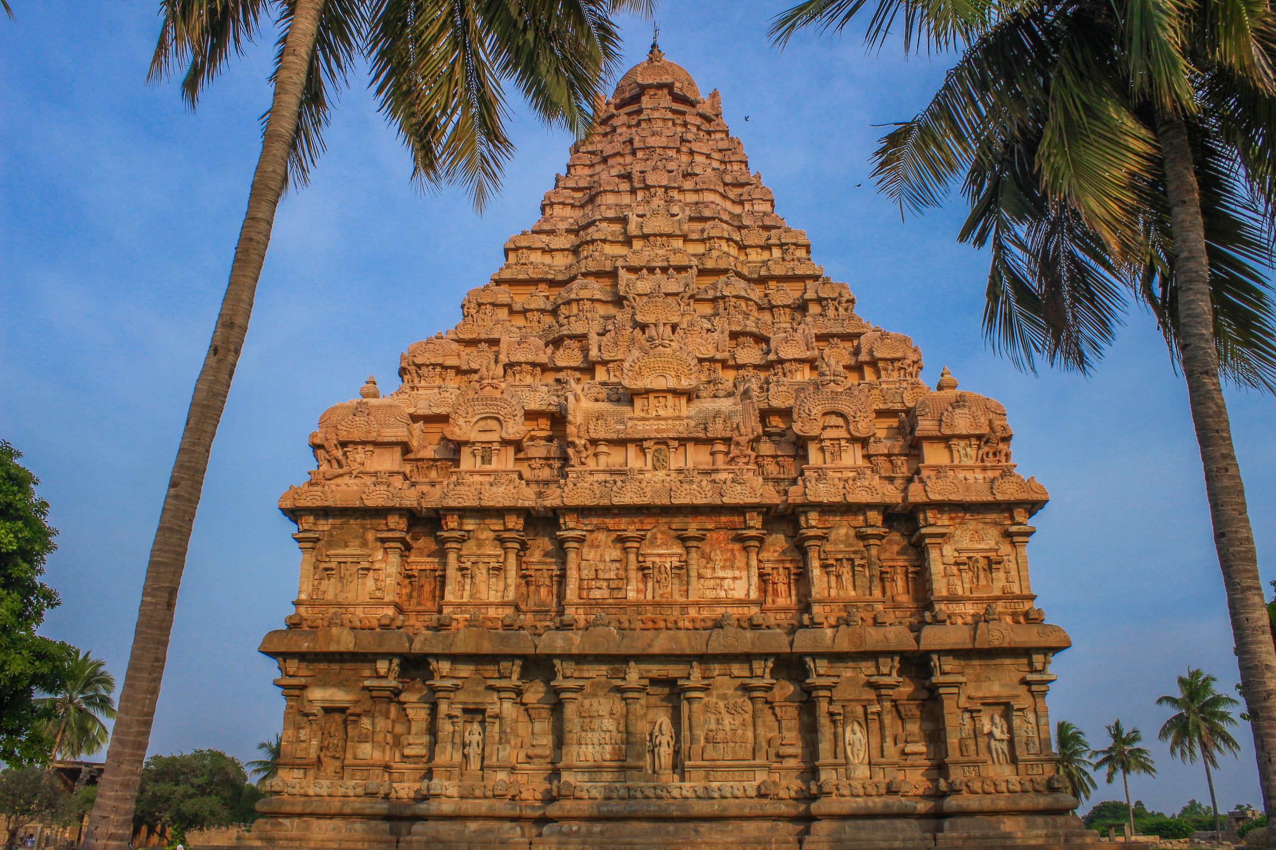 Brihadeeswar Temple, Gangaikondacholapuram