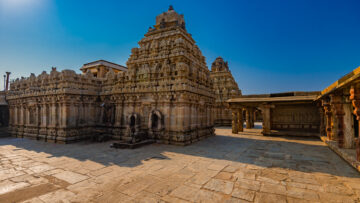 Chikkaballapura: An Īśāvāsasthāna and Raṅgavihārapura — A Transition from Bhoga to Yoga